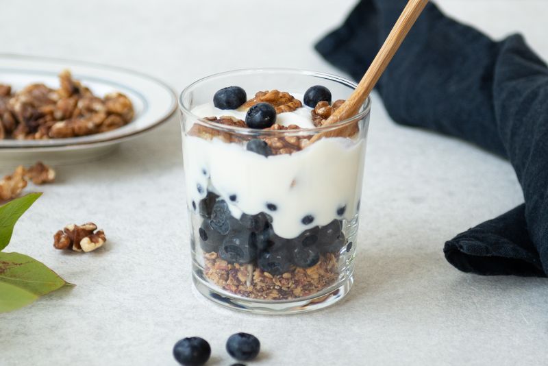 Budwig Creme mit Blaubeeren und Walnüssen